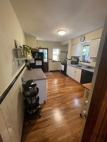 Building Photo - 5129 Eichelberger St