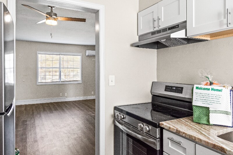 Building Photo - 4460 Old Mission Rd