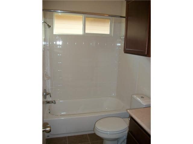 Building Photo - 2021 Nestlewood Dr