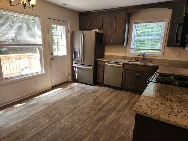 Building Photo - Blackstone- 4 Bed 2 Bath Cape Style Home