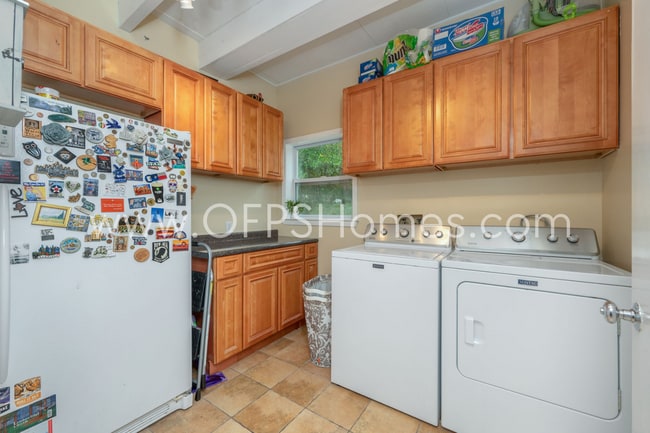 Building Photo - Bayou-Front Home w/ Dock