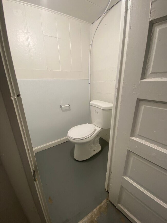 Building Photo - Viking Properties, LLC Duplex