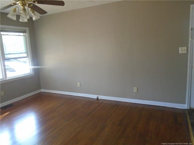 Building Photo - 611 Drypoint Ln