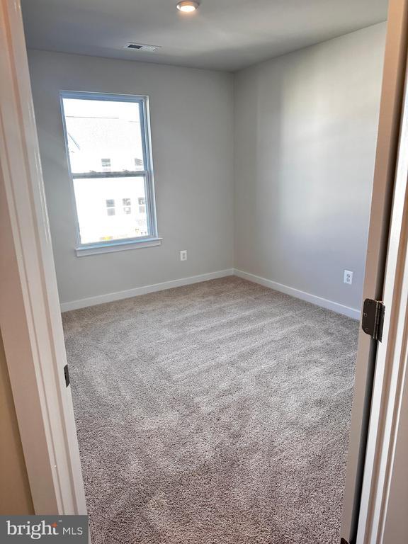 Building Photo - 30 Trotting Rd