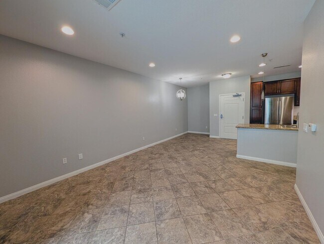 Building Photo - Coming Soon! Beautiful Ground Floor Condo in Carmel Valley