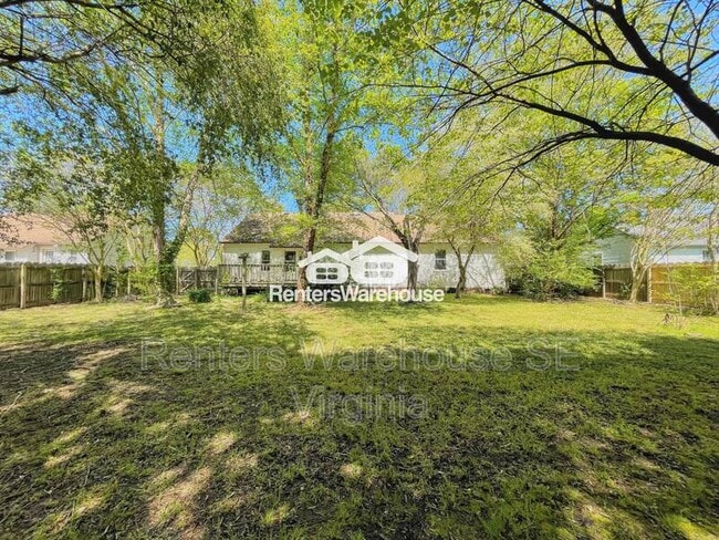 Building Photo - 411 Linkenborough Dr