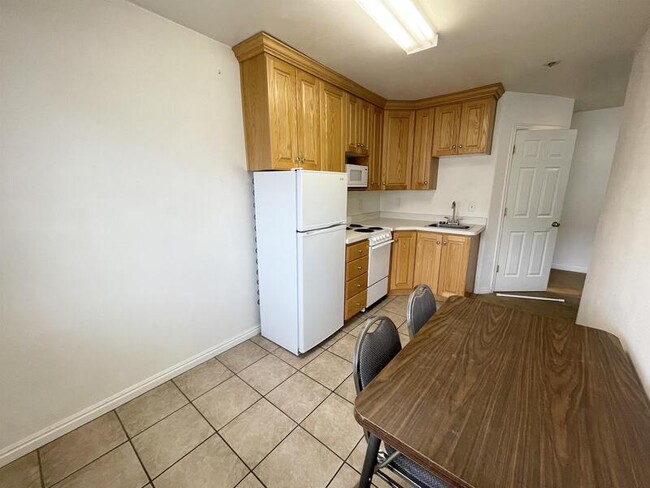 Building Photo - 1675 S State St