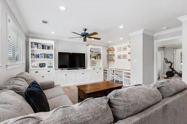 Building Photo - 27122 E Lana Ln