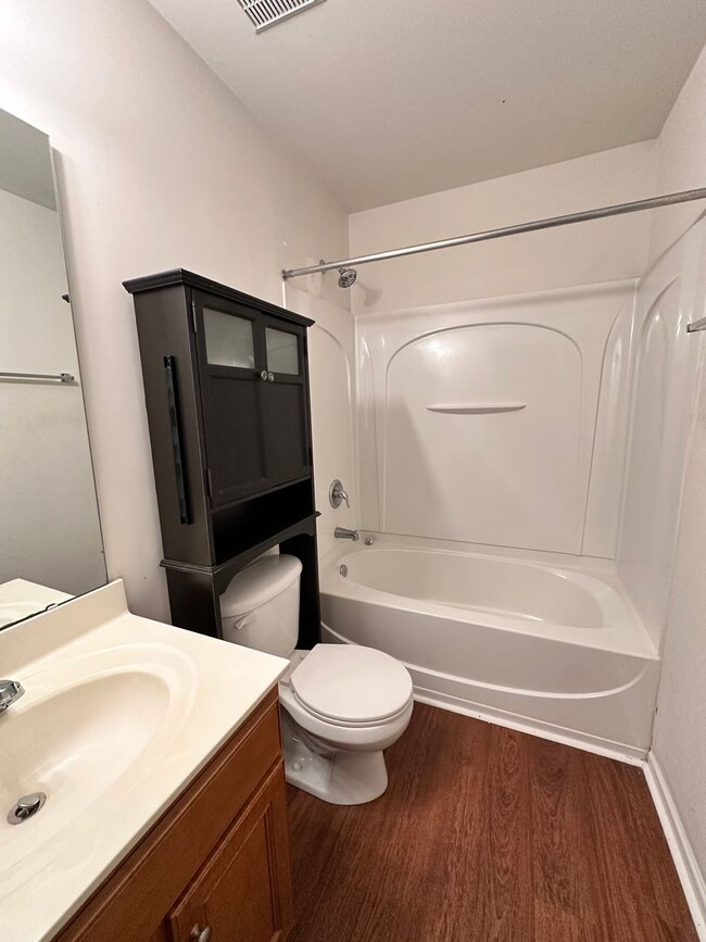 Building Photo - Exclusively Offered By Muse Realty Rentals...
