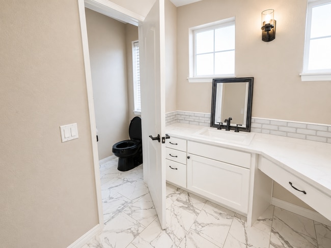 Building Photo - Beautiful 2-Story Home In Hidden River. Finished Basement. Turfed Backyard.