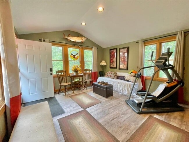 Building Photo - 38258 Deer Lake Way