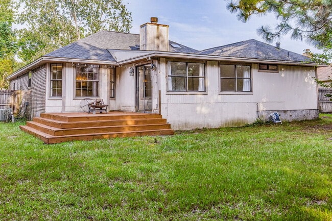 Building Photo - 2241 Prytania Cir