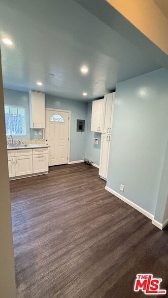 Building Photo - 607 W 47th St