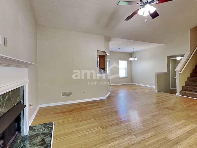 Building Photo - 4855 Lake Park Ter