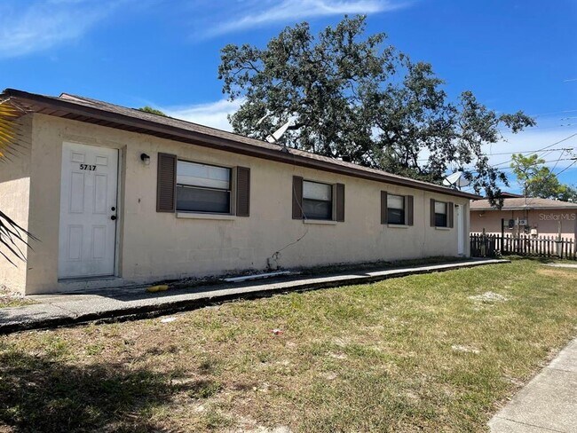 Primary Photo - 5719 Silver Spur Dr