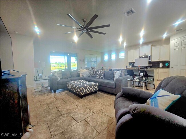 Building Photo - 3401 Acapulco Cir