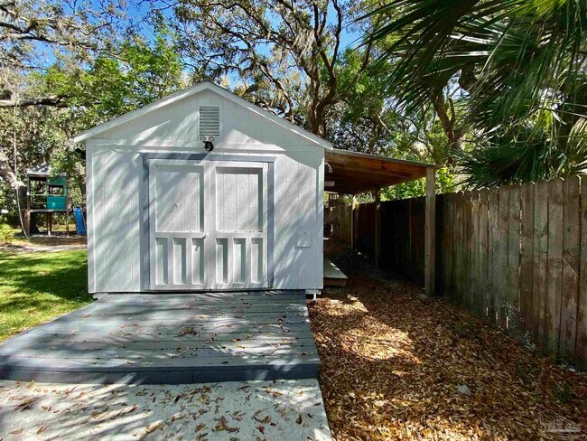 Building Photo - 402 Fairpoint Dr