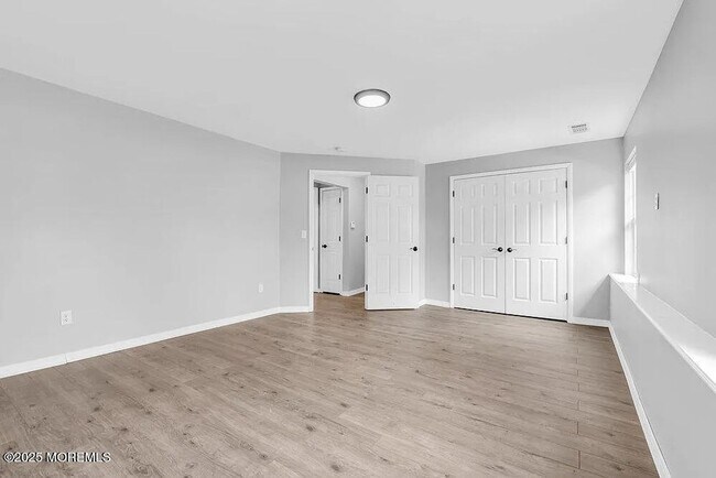 Building Photo - 61 Lynn Dr