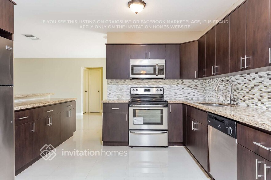 Building Photo - 8320 NW 24th Pl