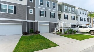 Building Photo - 3 Bedroom 2.5 Bath Townhouse In Marsh View...