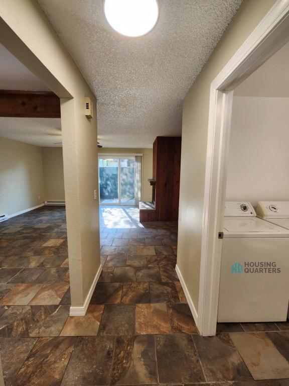 Building Photo - 2210 W Boone Ave