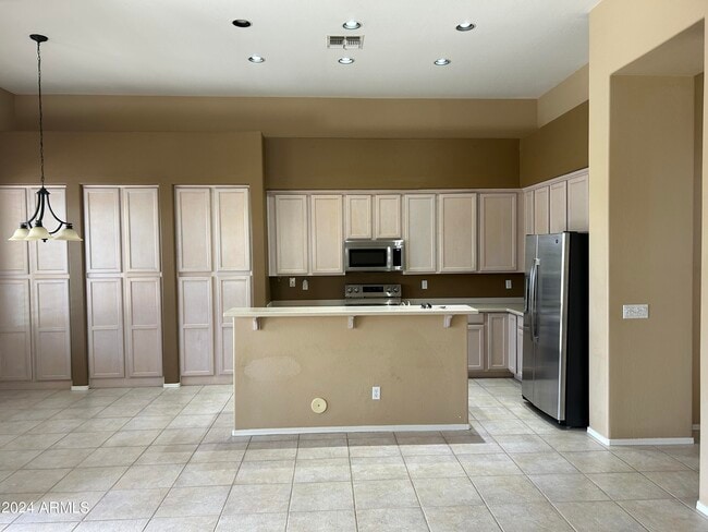 Building Photo - 5004 E Desert Vista Trail