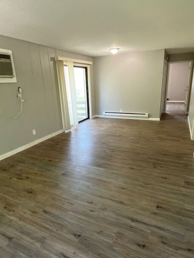 Building Photo - Remodeled 2 Bedroom Apt in Columbia, MO
