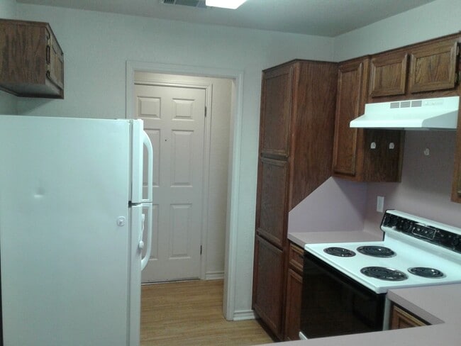 Building Photo - AVAILABLE SOON!