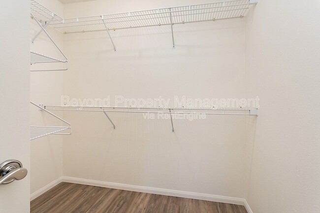 Building Photo - 9477 Questa Pointe