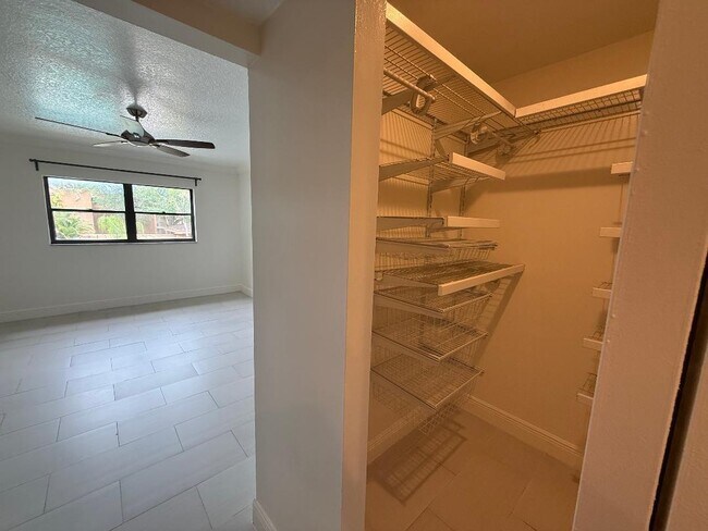 Building Photo - 8901 N New River Canal Rd