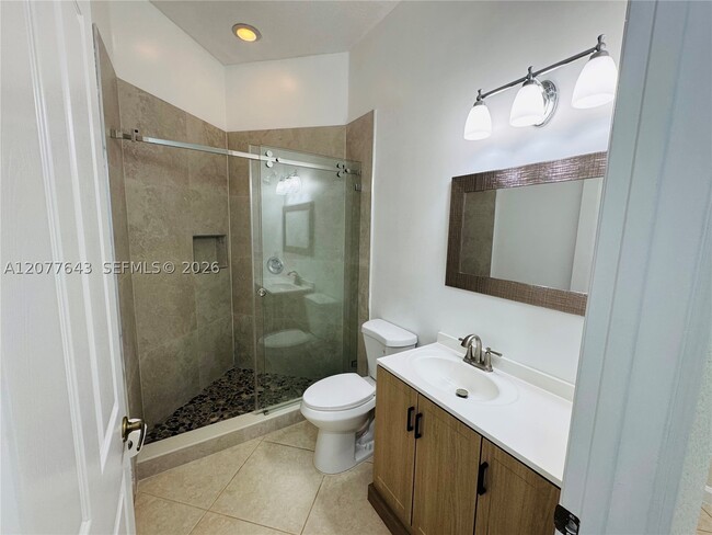 Building Photo - 12400 NW 78th Pl