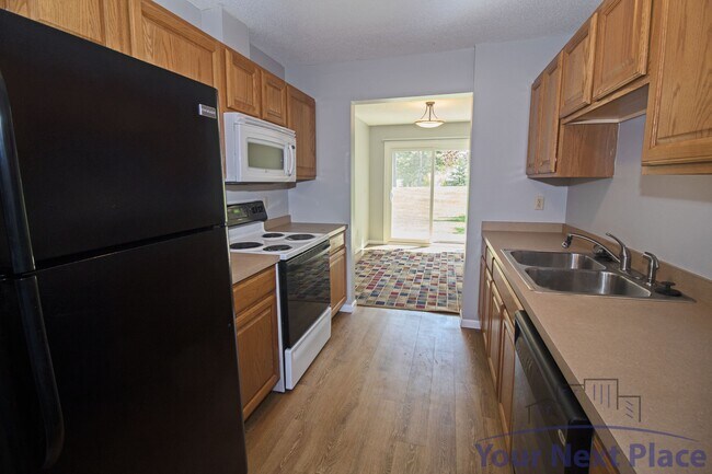 Building Photo - 4340 Chatsworth Cir