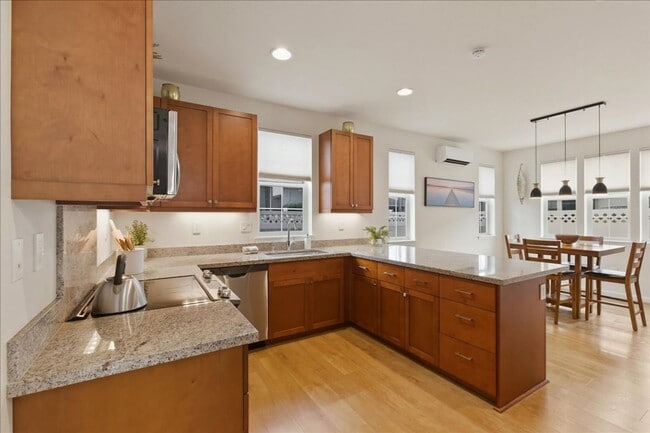 Building Photo - 166 Kahoma Village Loop