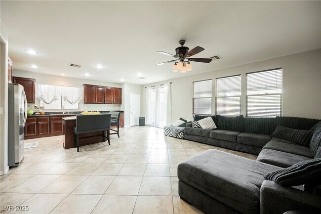 Building Photo - 6720 Song Sparrow Ct