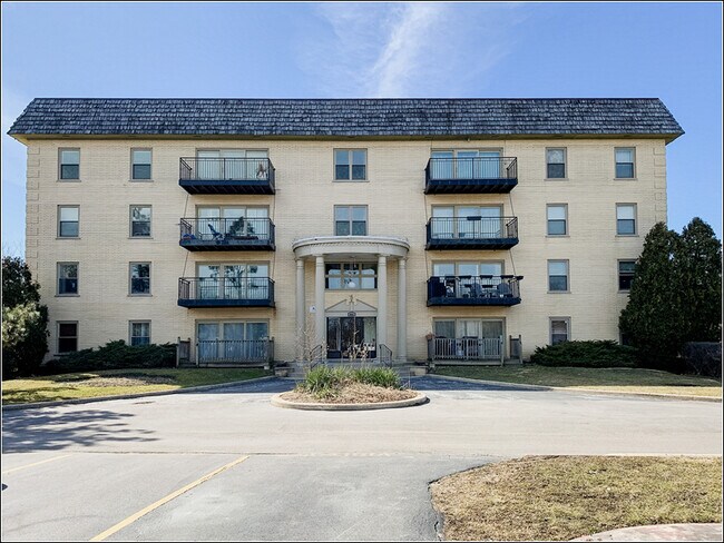 Primary Photo - 9601 Golf Rd