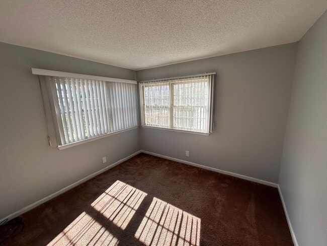 Building Photo - 1205 Tiffany Ln