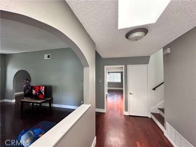 Building Photo - 2415 Mercedes Ave