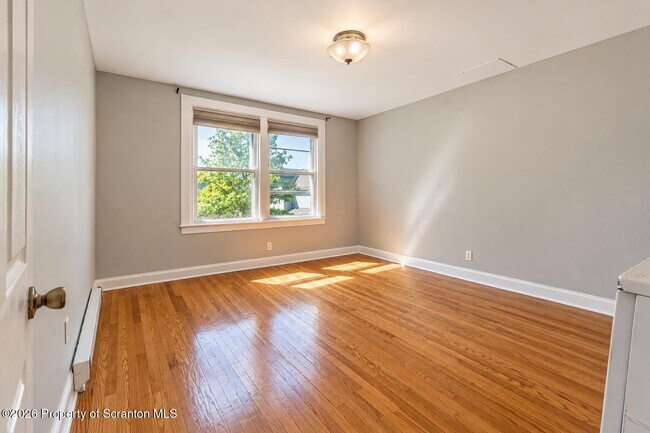 Building Photo - 601 Clay Ave