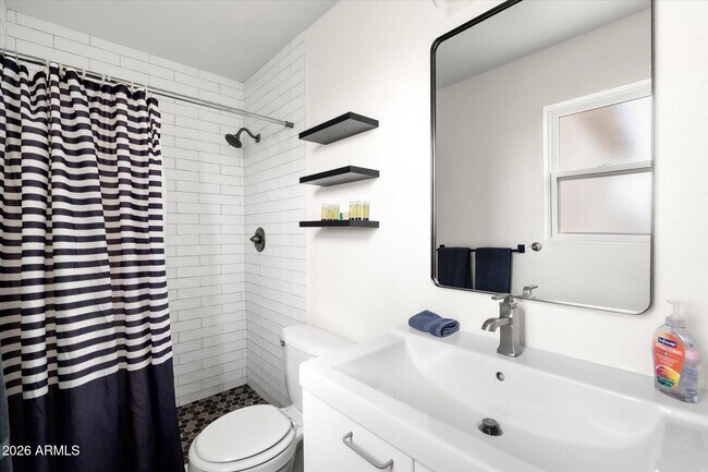 Building Photo - 423 N 73rd Pl