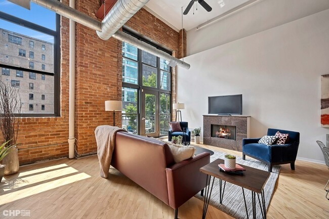 Building Photo - 203 S Sangamon St