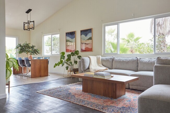 Primary Photo - 290 Elvado Way