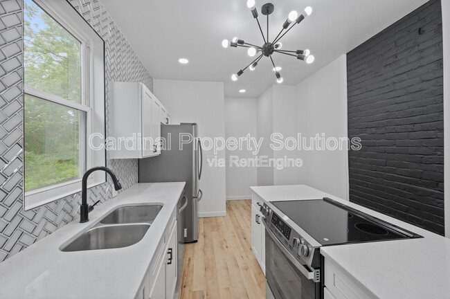 Building Photo - 433 Dorchester Ave