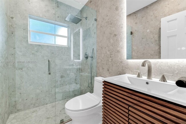 Building Photo - 141 SW 23rd Rd