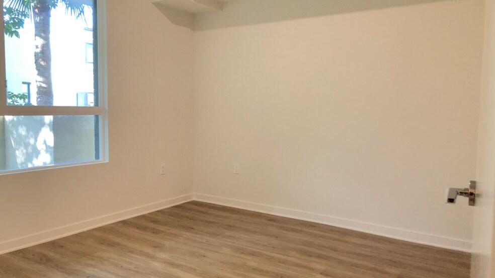 Building Photo - 12655 Bluff Creek Dr
