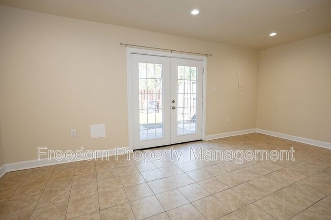 Building Photo - 10270 Cub Run Ct