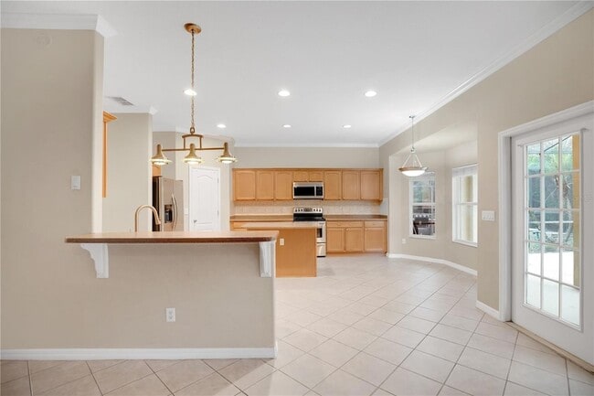 Building Photo - 2615 Lakemoor Dr