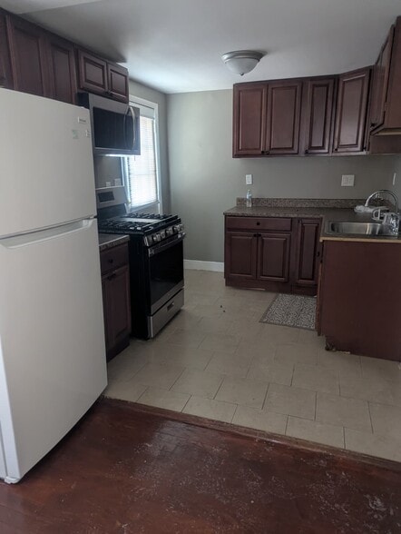 Building Photo - 92 First Ave