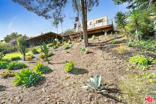 Building Photo - 2812 Anchor Ave