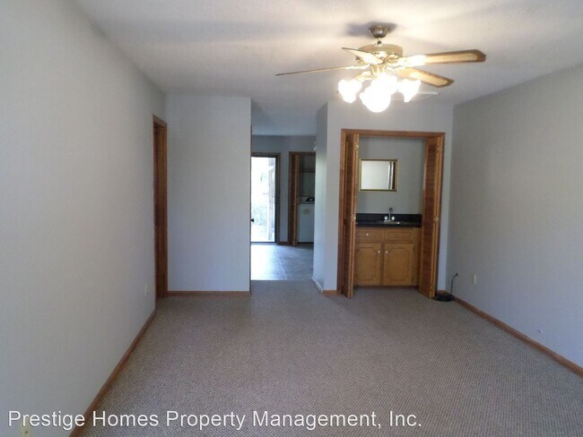 Building Photo - 2 br, 1.5 bath House - 232 Edith Way