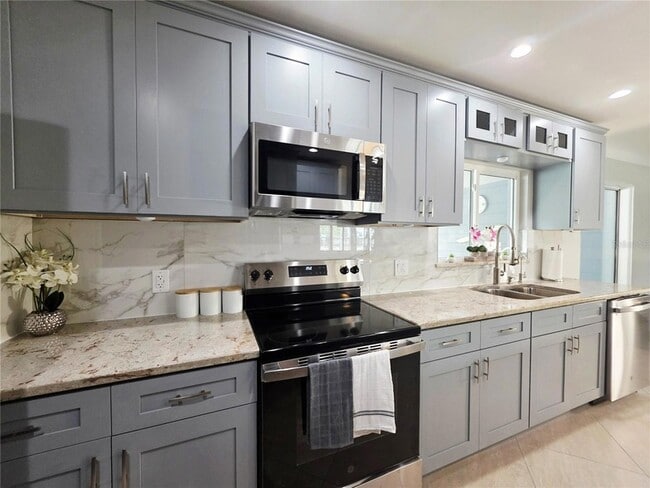 Building Photo - 3435 Overlook Dr NE